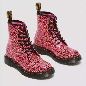 Doc Martens 1460 Leopard Smooth Leather Lace Up Boots size 6